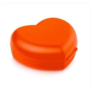 Tupperware Heart Keeper